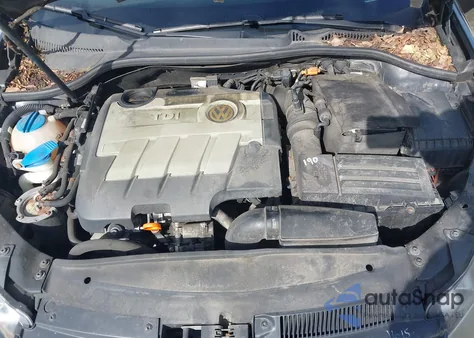 2011 Volkswagen Jetta Sportwagen 2.0L Tdi z USA, uszkodzony, nr VIN 3VWML7AJ8BM637093